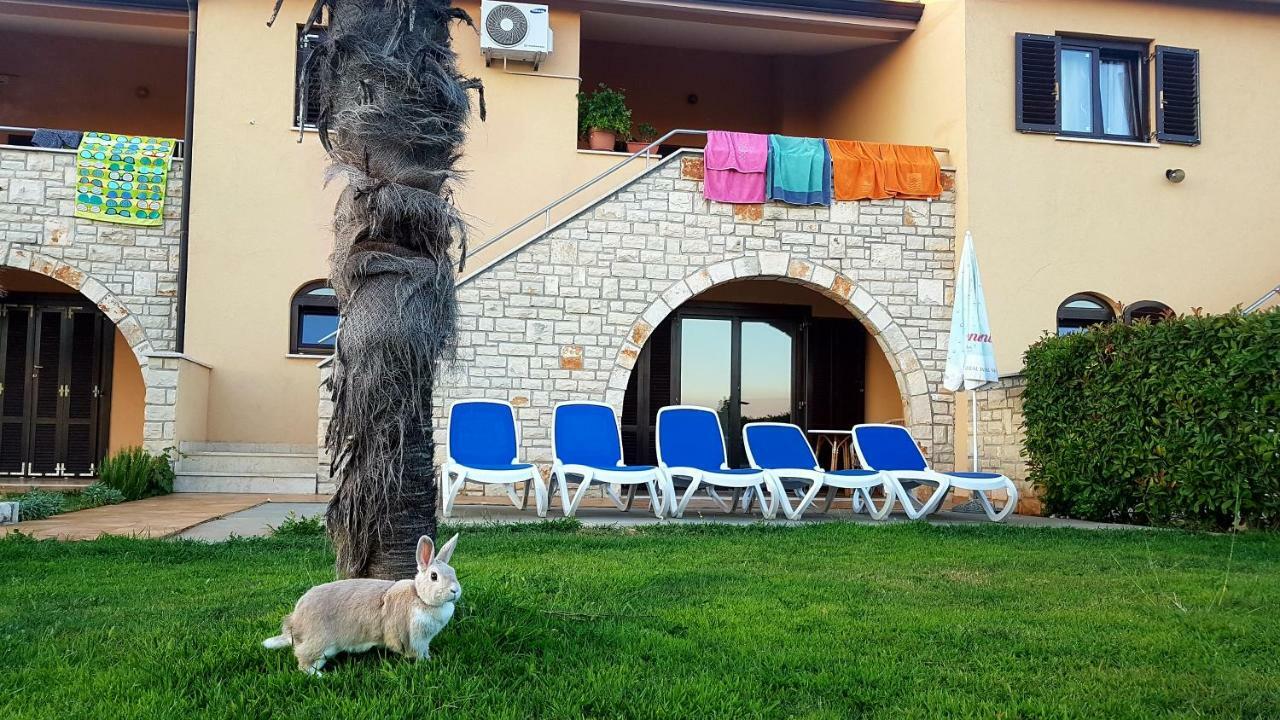 Holiday Home Marina Каштелир Екстер'єр фото
